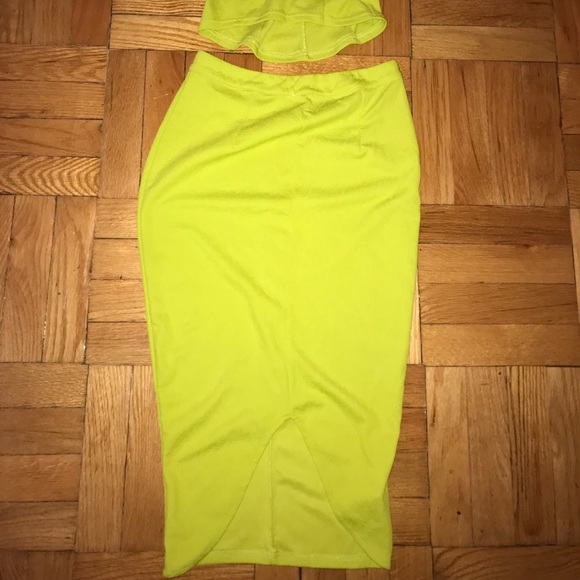 A/X Armani Exchange Crop Top and Skirt - Picture 2 of 3